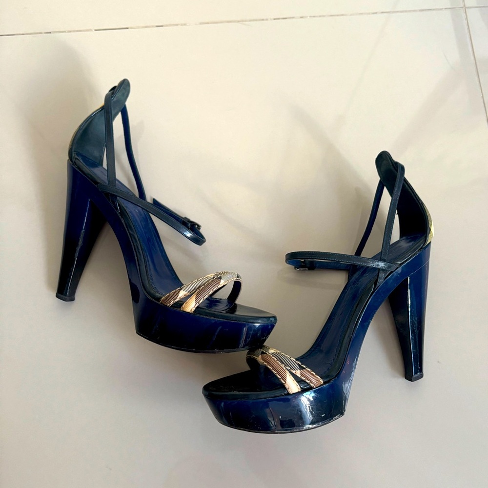 AUTHENTIC BURBERRY GLOSSY PLATFORM PUMPS HEELS SANDALS SIZE 37